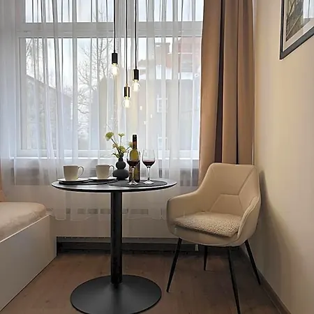 Hotel Morava 6 Manzelska Postel A Postel Pro 3 Osobu, Parkovani Zdarma-uherske Hradiste Safarikova 855 *